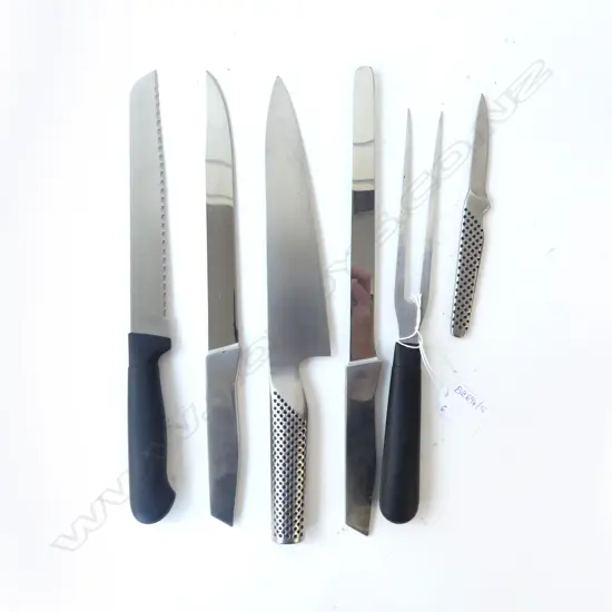 5 KITCHEN KNIVES + FORK L.320mm