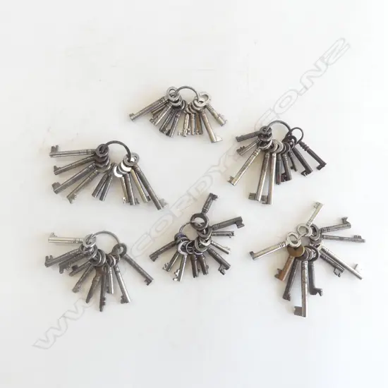 60 VINTAGE CABINET KEYS