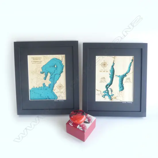 2 3D HAND MADE ART WORKS WELLINGTON HARBOUR & LAKE WANAKA H340 L380  BOXED SIGNED GLASS PAPER WIEGHT L80MM 