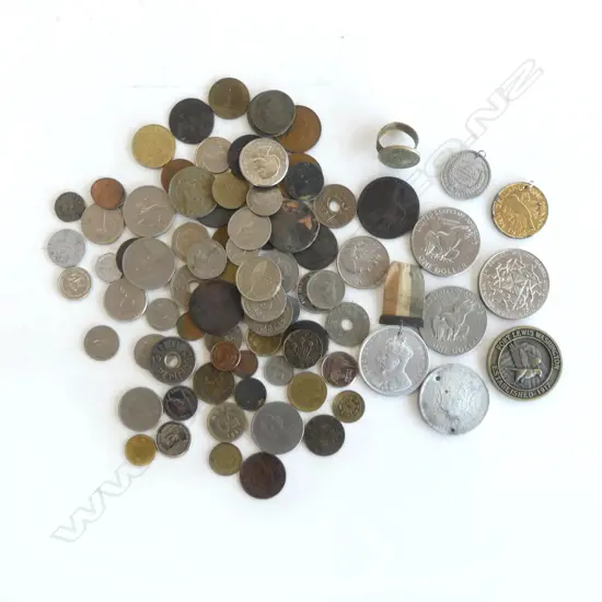 2 BAGS OF COINS: VINATGE NZ (SMALL QTY) + ASST WORLD. 2 bags in 1