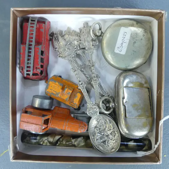 BAG VINTAGE COMPASS + SOVEREIGN CASE +PEN + 3 FUN HO small toys + SPOONS