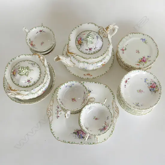 34 PCE VICTORIAN TEA SET; 9 CUPS, 10 SAUCERS, 10 SIDE PLATES, BOWL, SUGAR, TEAPOT & 2 PLATES - HAIRLINES