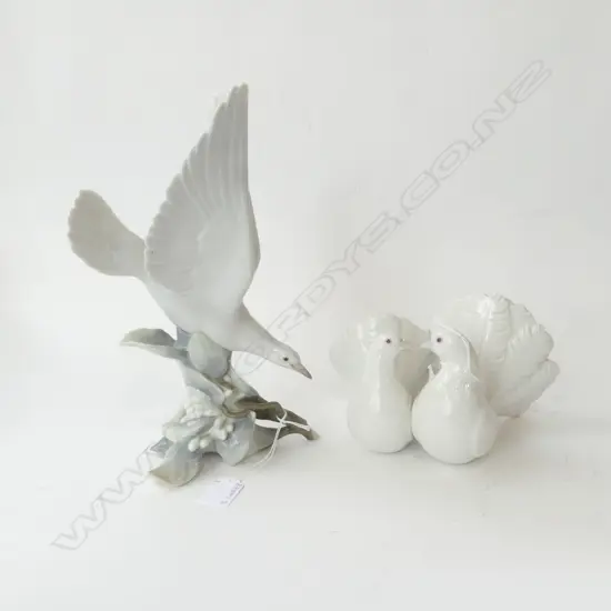 2 LLADRO DOVES H.285mm