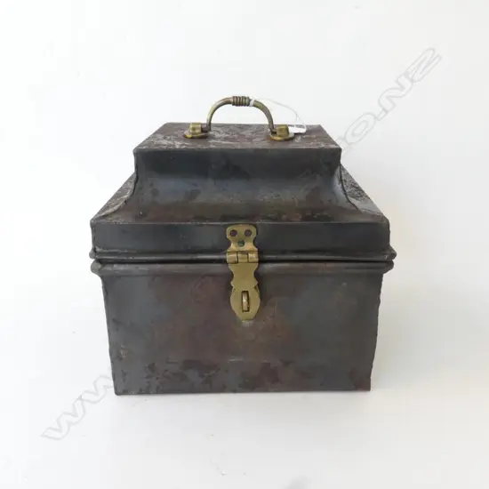 VINTAGE METAL LOCKBOX H200mm W230mm