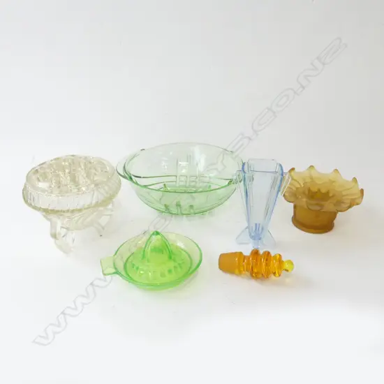 6 PCES DEPRESSION & URANIUM GLASS