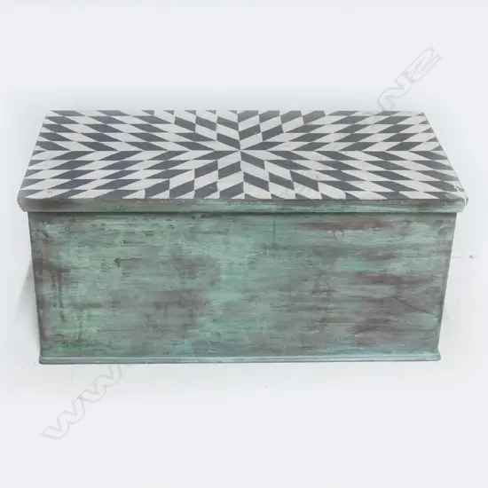 LG PAINTED CHECKERBOARD CHEST, W.750mm