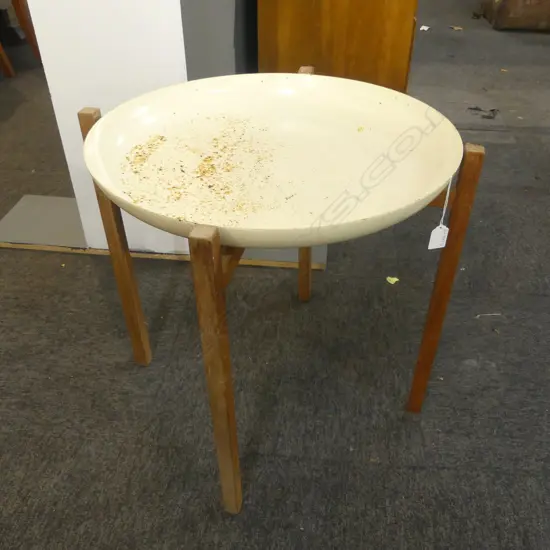 TRAY TABLE 580mm dia