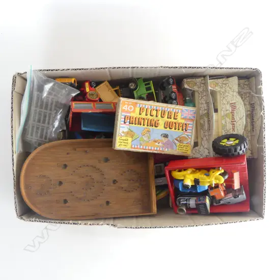 BOX VINTAGE TOY CARS & GAMES