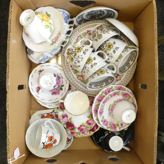 ASST ENGLISH CHINA TRIOS INCL ROYAL ALBERT ETC