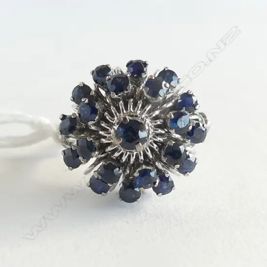 14ct W/G  SAPPHIRE CLUSTER PRINCESS RING 6.8gms  SIZE R 1/2