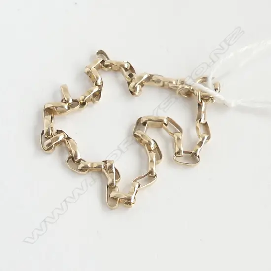 9ct GOLD FINE LINK BRACELET, 2.15gm
