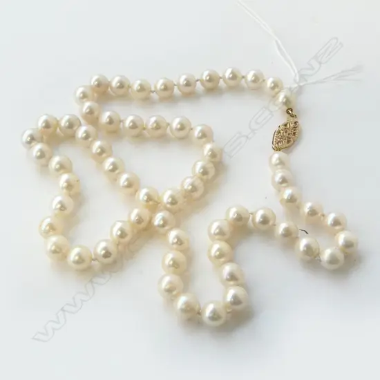 CULTURED UNIFORM PEARL NECKLACE 14ct CLASP L.440mm