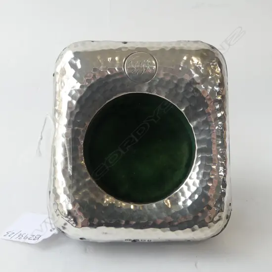 STG SILVER WATCH STAND BIRMINGHAM 1910 WITH GREEN VELVET INTERIOR, H.110MM