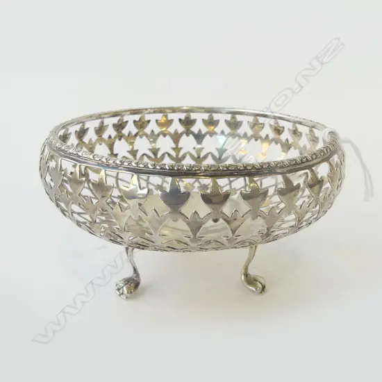 STG SILVER PIERCED FOOTED BOWL, 105mm dia 62gms