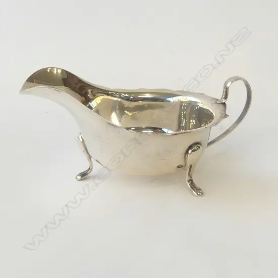 STG SILVER SAUCE BOAT, SHEFFIELD 1952 111gms