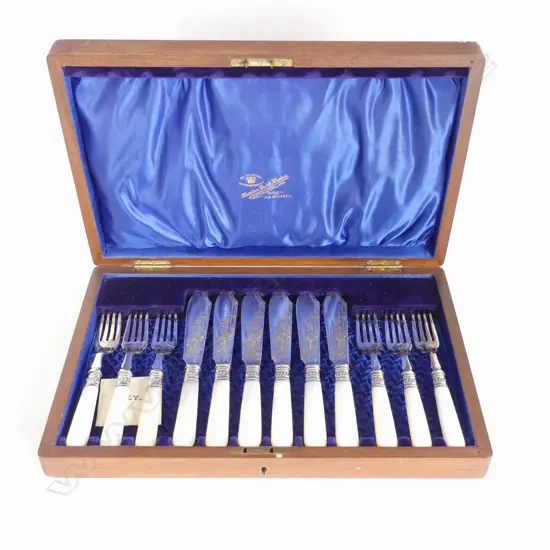 12 PCE MoP HANDLED FISH SET, CASED W.365mm