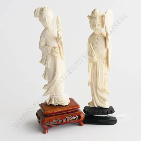 PR IVORY STATUETTES ON WOOD BASES H 130 mm