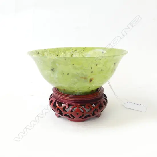 ORIENTAL SPINACH JADE BOWL ON STAND 125mm dia