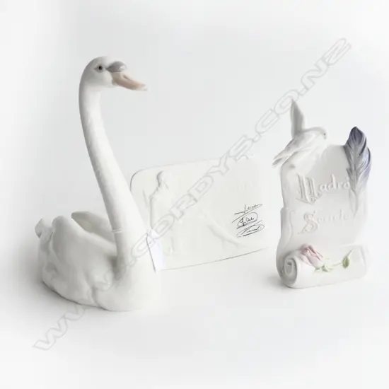 3 PC LLADRO; SWAN H.220mm, LLADRO SOCIETY PLAQUE w BIRD & ROSE & LLADRO COLLECTOR'S PLAQUE w RECLINING KNIGHT