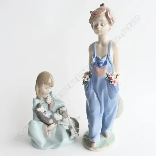 PR LLADRO FIGURES; TOMBOY w FLOWERS IN POCKETS H.250mm & YOUNG GIRL w PUPPY & CAT