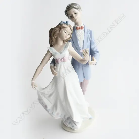 LLADRO DANCING COUPLE FIGURINE H.270mm