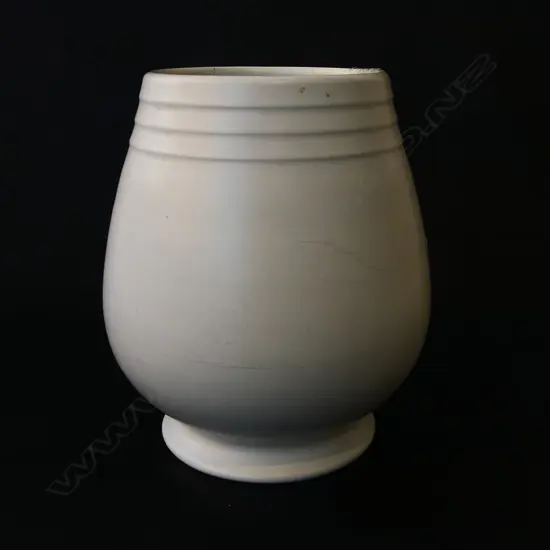 WHITE CROWN LYNN HAND POTTED VASE H.180mm HAIRLINE