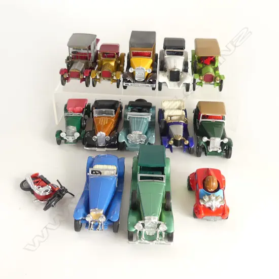 TRAY OF 14 UNBOXED MATCHBOX CARS ETC