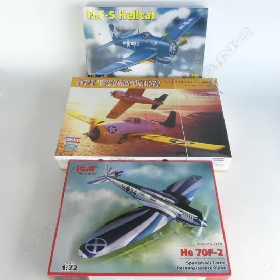 3 MINT & BOXED MODEL PLANES F6F-5 HELLCAT L300MM SPANISH HE70F-2 L310MM& F4F-3 WILDCAT