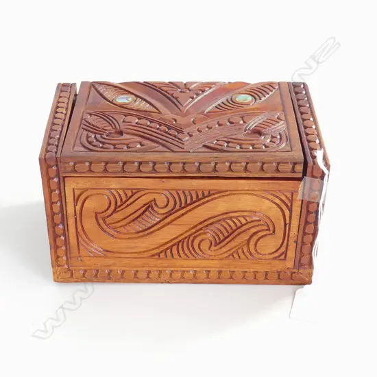 CARVED WOODEN MAORI BOX W.195mm 