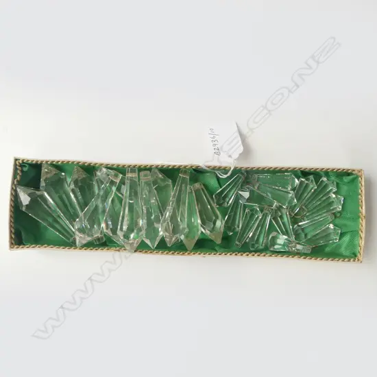 27 VINTAGE CRYSTAL FACETED DROPS IN TWO SIZES, L.63MM & L.35MM