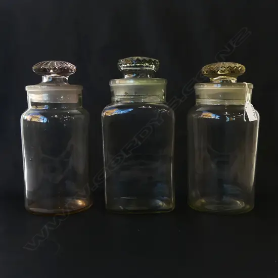 THREE ANTIQUE LIDDED GLASS LOLLY JARS, H.280MM