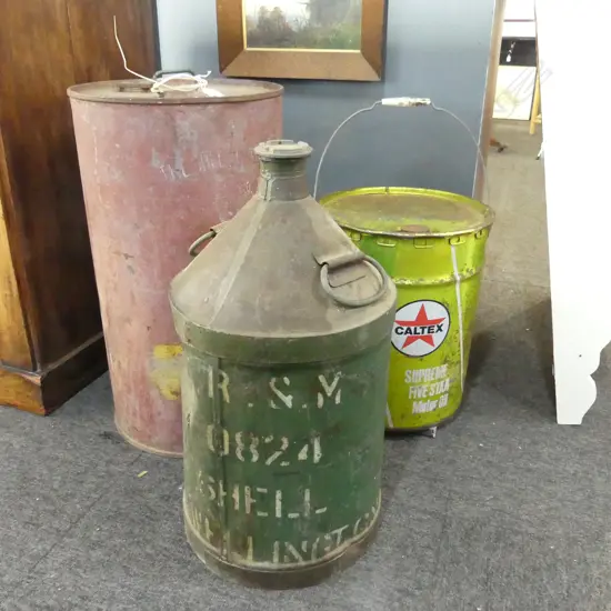3 LG VINTAGE PETROL CANS H.570mm