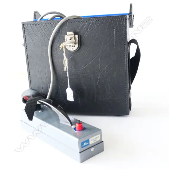 CASED UV LIGHT BY P W ALLEN & CO LONDON,  used to test restoration on artworks etc, NOT TESTED