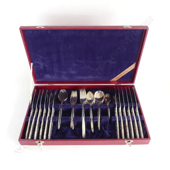 6 PLACE SILVER PLATE CUTLERY CANTEEN