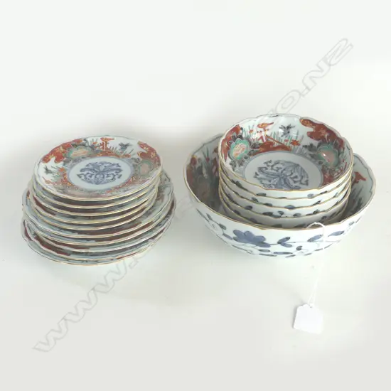 16 PCE JAPANESE CHINA SET; 10 SMALL PLATES, 5 BOWLS, LARGER BOWL