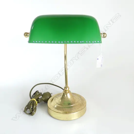 BANKERS LAMP w. GREEN GLASS SHADE