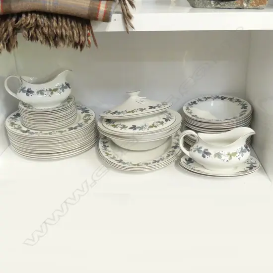 ROYAL DOULTON 'BURGANDY' DINNER SET INCL. 12 MAIN PLATES 270mm dia + EP TEAPOT