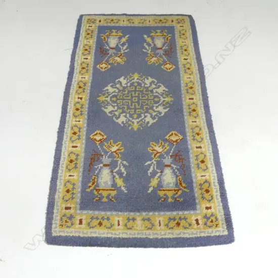 LIGHT BLUE ORIENTAL STYLE TUFTED WOOL RUG 1830x940mm