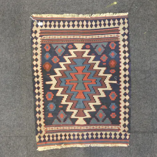 (2) QUALITY KELIM RUG geometric stepped lge medallion 1000 x 755mm.