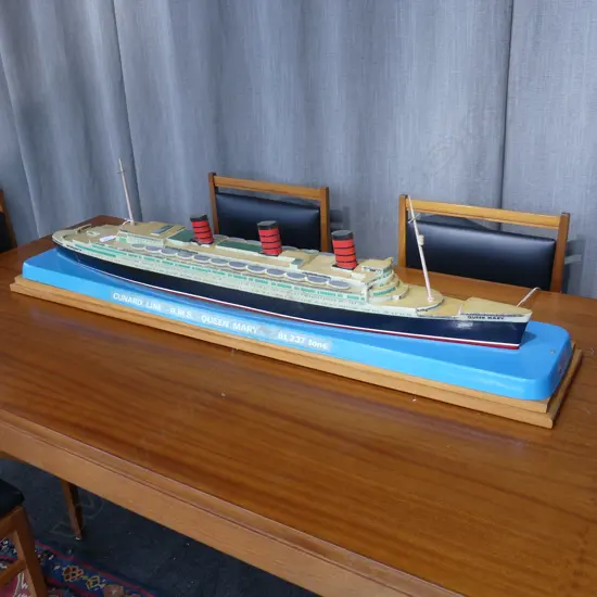 V LG VINTAGE MODEL QUEEN MARY, ILLUMINATED, EX TRAVEL AGENTS, W.1300 (base) H.310mm (top of masts)