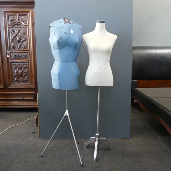 2 MANNEQUINS, 1 'FORM-O-MATIC' DRESS FORM