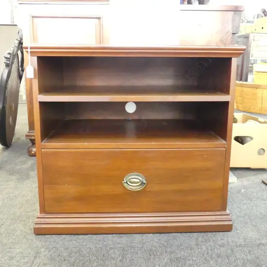 CUPBOARD w. 2 SHELVES & 1 DRAWER 675x470x625mm