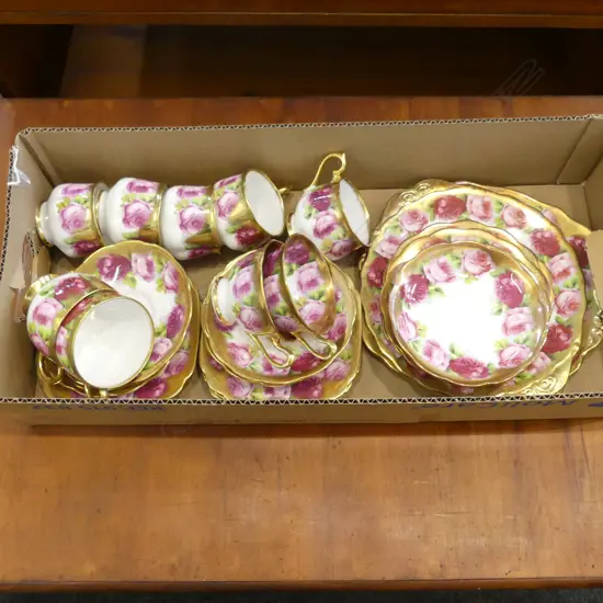 9 R/A  OLD COUNTRY ROSE HEAVY GILTED CSPS & 2 SANDWICH PLATES