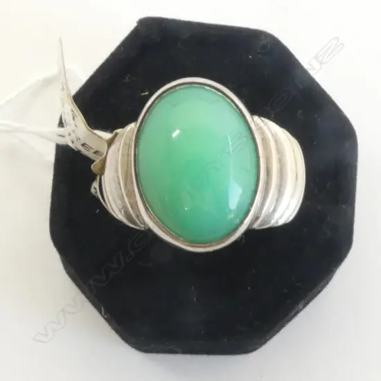 MENS SILVER & GREEN  COLOURED STONE RING SIZE Y
