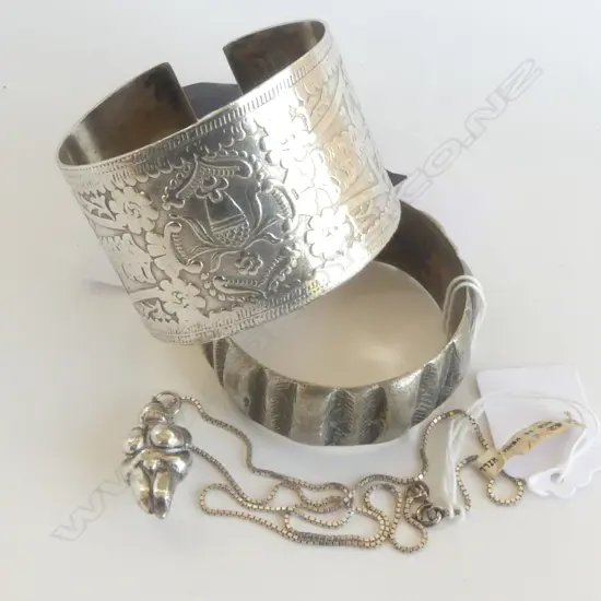 ANTIQUE BERBER HEAVY TRIBAL SILVER BANGLE, TRIBAL SILVER CUFF & VENUS PENDANT ON SILVER CHAIN