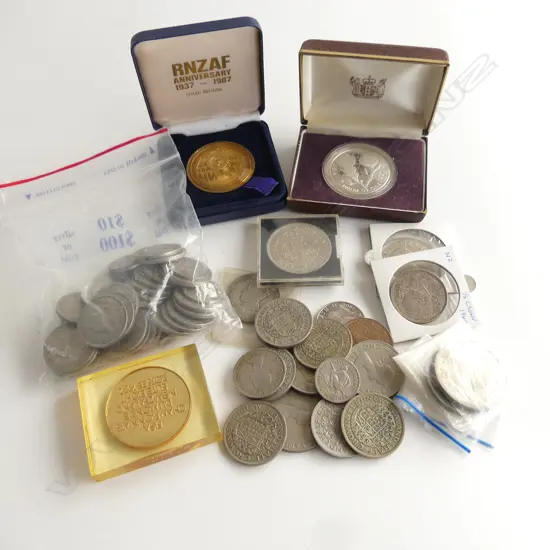 TRAY OF NZ COINS INCLUDES 1940 HALF CROWN
