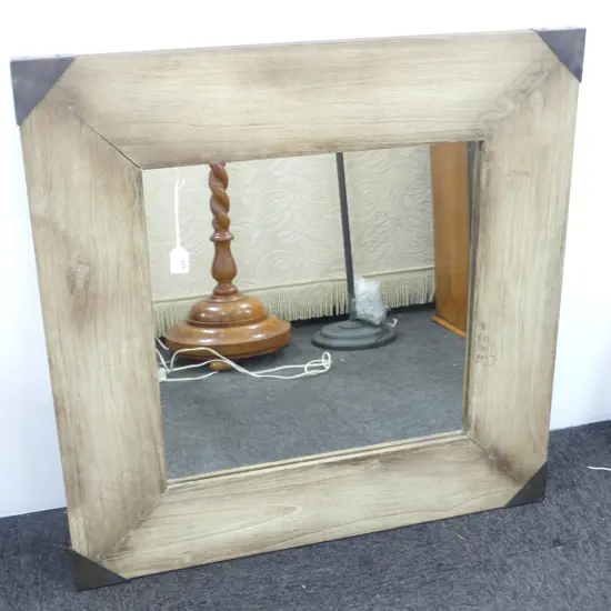 LG WOODEN FRAMED MIRROR 800x800mm