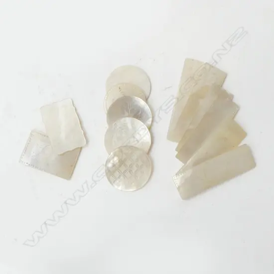 THIRTEEN ANTIQUE MOTHER OF PEARL GAMING TOKENS CHINESE ENGRAVED PATTERNS L.55MM D.30MM