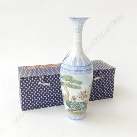 CHINESE WHITE EGG SHELL CHINA HAND PAINTED VASE H260MM IN ORIGINAL BOX