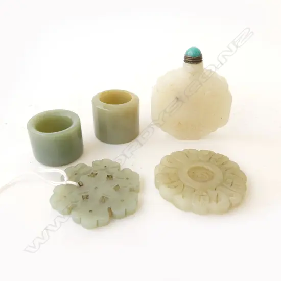 5 ORIENTAL JADE PCES; PERFUME BOTTLE, 2 RINGS, 2 CARVED DISKS 50mm d50
